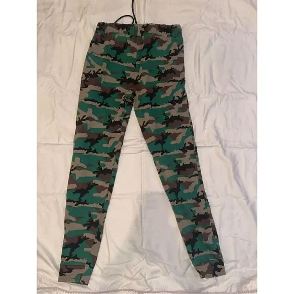 Size S army green camo dickies sweats with orange letters - Picture 3 of 3